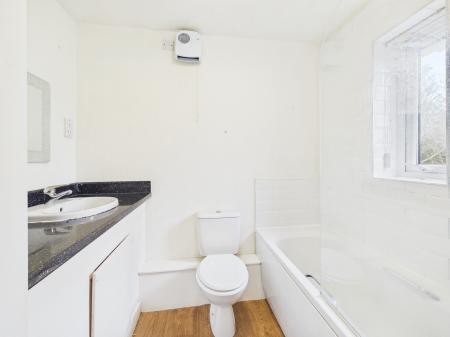 2 bedroom Flat to let in Hamnett Court, Birchwood, Warrington, WA3