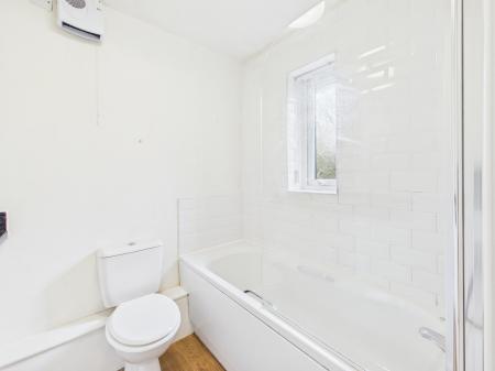 2 bedroom Flat to let in Hamnett Court, Birchwood, Warrington, WA3