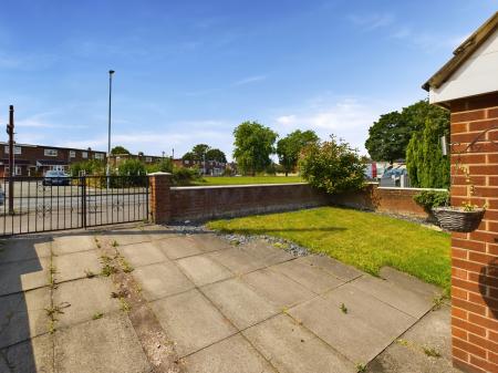 3 bedroom End of terrace house to let in Sandy lane, Orford, Warrington, WA2