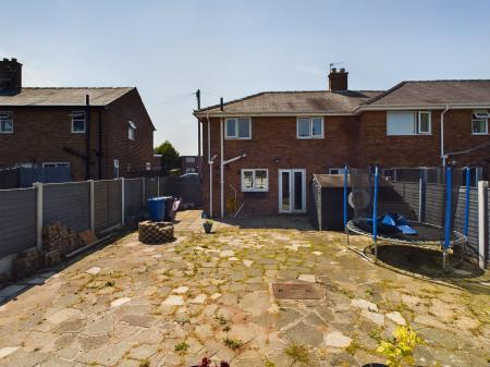 3 bedroom End of terrace house to let in Sandy lane, Orford, Warrington, WA2