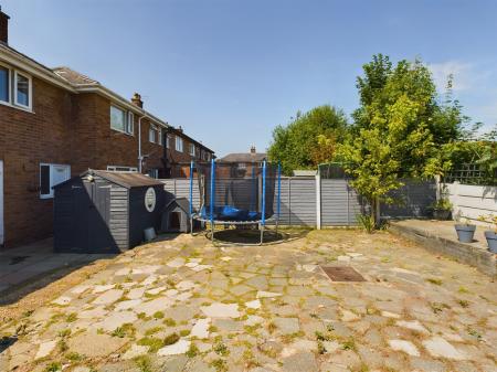 3 bedroom End of terrace house to let in Sandy lane, Orford, Warrington, WA2