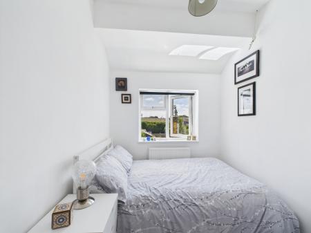 3 bedroom End of terrace house for sale in Blundells Road, Tilehurst, Reading, RG30