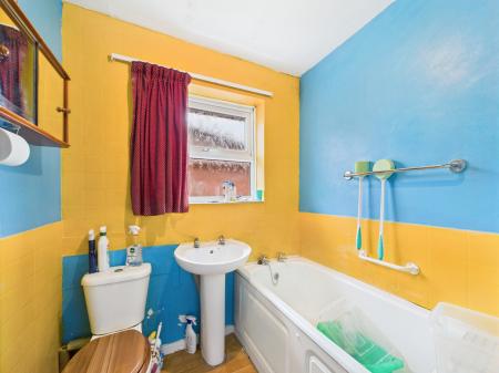 2 bedroom Bungalow for sale in Morlands Avenue, Reading, Reading, RG30