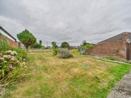 2 bedroom Bungalow for sale in Morlands Avenue, Reading, Reading, RG30