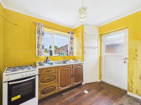 2 bedroom Bungalow for sale in Morlands Avenue, Reading, Reading, RG30