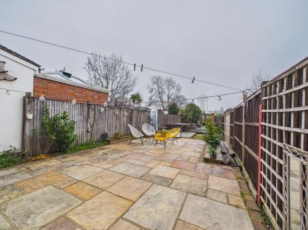 2 bedroom End of terrace house for sale in City Road, Tilehurst, Reading, RG31
