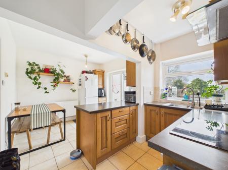 2 bedroom End of terrace house for sale in City Road, Tilehurst, Reading, RG31