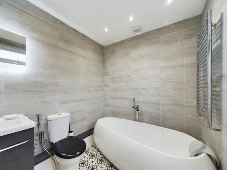 4 bedroom Semi-detached house for sale in Burghfield Road, Reading, Reading, RG30