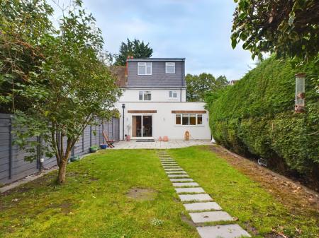 4 bedroom Semi-detached house for sale in Burghfield Road, Reading, Reading, RG30