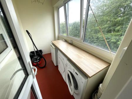 2 bedroom Flat to let in Auchinyell Road, Aberdeen, AB10