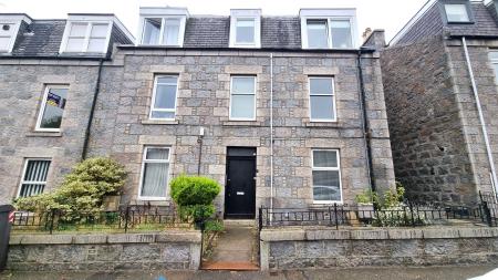 1 bedroom Flat to let in Claremont Place, The West End, Aberdeen, AB10
