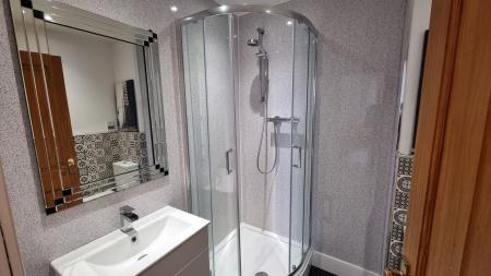 2 bedroom Flat to let in Claremont Place, The West End, Aberdeen, AB10