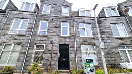 2 bedroom Flat to let in Claremont Place, The West End, Aberdeen, AB10