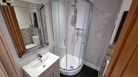 2 bedroom Flat to let in Claremont Place, The West End, Aberdeen, AB10