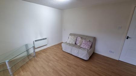 1 bedroom Flat to let in Fairview Crescent, Danestone, Aberdeen, AB22