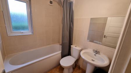 1 bedroom Flat to let in Fairview Crescent, Danestone, Aberdeen, AB22