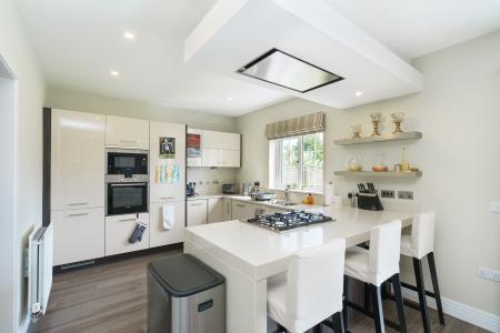 5 bedroom Detached house to let in Friarsfield Walk, Cults, Aberdeen, AB15