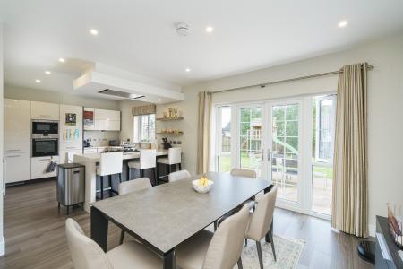 5 bedroom Detached house to let in Friarsfield Walk, Cults, Aberdeen, AB15