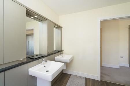 5 bedroom Detached house to let in Friarsfield Walk, Cults, Aberdeen, AB15