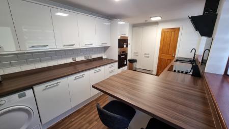 4 bedroom End of terrace house to let in Gordon Place, Bridge of Don, Aberdeen, AB23