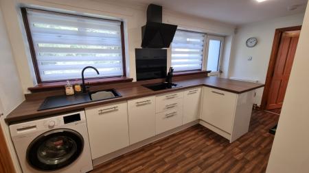 4 bedroom End of terrace house to let in Gordon Place, Bridge of Don, Aberdeen, AB23
