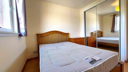 2 bedroom Flat to let in Headland Court, Garthdee, Aberdeen, AB10