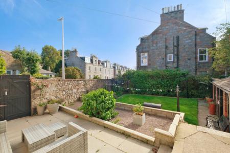 2 bedroom Flat to let in Jamaica Street, Kittybrewster, Aberdeen, AB25