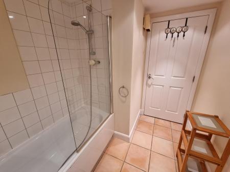 2 bedroom Flat to let in Market Street, The City Centre, Aberdeen, AB11