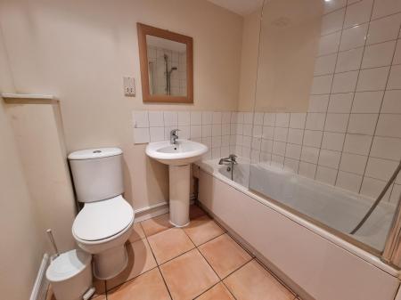 2 bedroom Flat to let in Market Street, The City Centre, Aberdeen, AB11