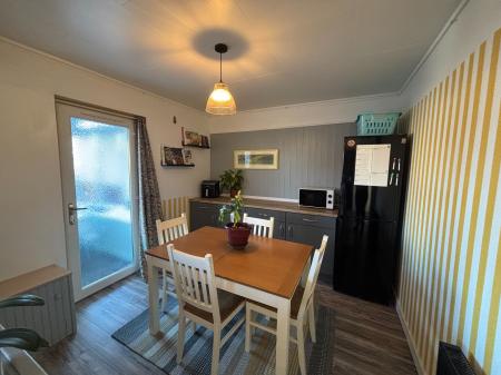 3 bedroom Terraced House to let in Millstone Place, Kemnay, AB51