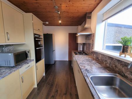 4 bedroom Semi-detached house to let in Pinewood Place, Airyhall, Aberdeen, AB15