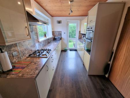 4 bedroom Semi-detached house to let in Pinewood Place, Airyhall, Aberdeen, AB15