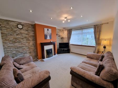 4 bedroom Semi-detached house to let in Pinewood Place, Airyhall, Aberdeen, AB15
