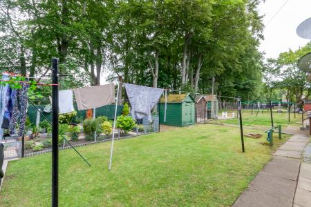 2 bedroom Flat to let in Polo Gardens, Stoneywood, AB21