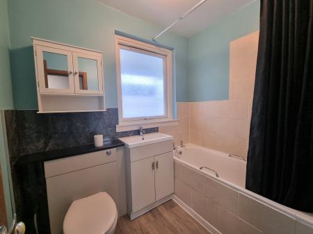 2 bedroom Flat to let in Provost Fraser Drive, Northfield, Aberdeen, AB16