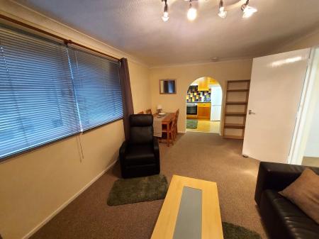 1 bedroom Flat to let in Urquhart Terrace, The Beach, Aberdeen, AB24