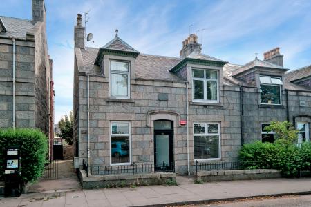 3 bedroom Flat for sale in 102 Leslie Terrace, Kittybrewster, Aberdeen, AB25