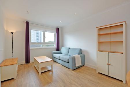 2 bedroom Flat for sale in 220 Oldcroft Place, Cornhill, Aberdeen, AB16