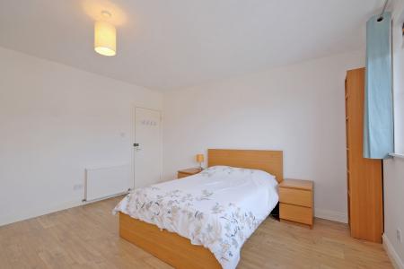 2 bedroom Flat for sale in 220 Oldcroft Place, Cornhill, Aberdeen, AB16