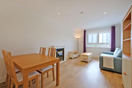 2 bedroom Flat for sale in 220 Oldcroft Place, Cornhill, Aberdeen, AB16