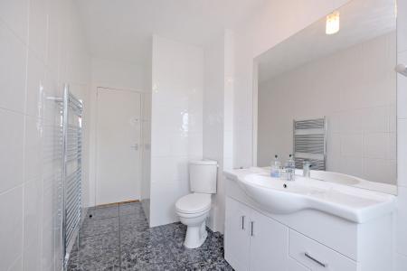 2 bedroom Flat for sale in 220 Oldcroft Place, Cornhill, Aberdeen, AB16