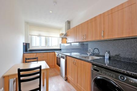 2 bedroom Flat for sale in 220 Oldcroft Place, Cornhill, Aberdeen, AB16