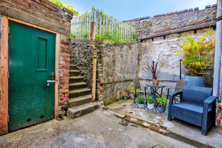 1 bedroom Flat for sale in 274 Hardgate, The City Centre, Aberdeen, AB10