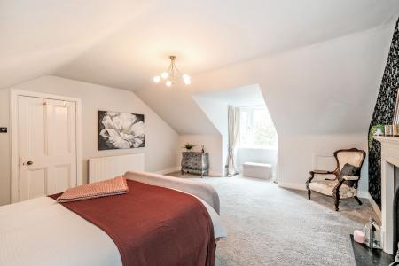 3 bedroom Flat for sale in 28 Grosvenor Place, Rosemount, Aberdeen, AB25