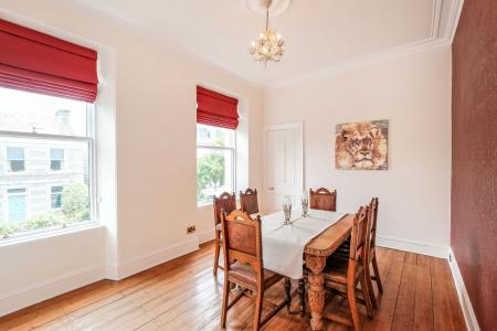 3 bedroom Flat for sale in 28 Grosvenor Place, Rosemount, Aberdeen, AB25