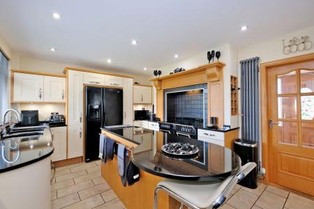 3 bedroom End of terrace house for sale in 36 Kirk Terrace, Cults, Aberdeen, AB15