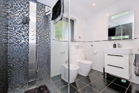 3 bedroom End of terrace house for sale in 36 Kirk Terrace, Cults, Aberdeen, AB15