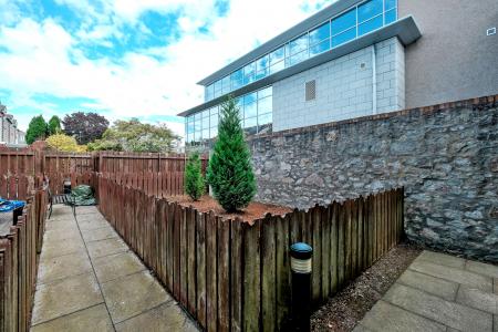 2 bedroom Flat for sale in 74H Queens Road, Aberdeen, AB15