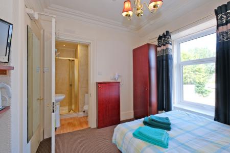 7 bedroom Detached house for sale in Brentwood Villa Guest House, 560 King St, Aberdeen, AB24