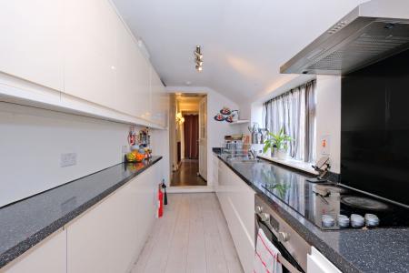 7 bedroom Detached house for sale in Brentwood Villa Guest House, 560 King St, Aberdeen, AB24